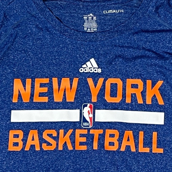 New York Knicks Climalite Adidas NBA Basketball Mens Long Sleeve Shirt - Picture 3 of 5